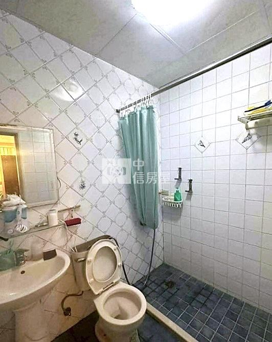 C1-83市區收租5套房透天房屋室內格局與周邊環境