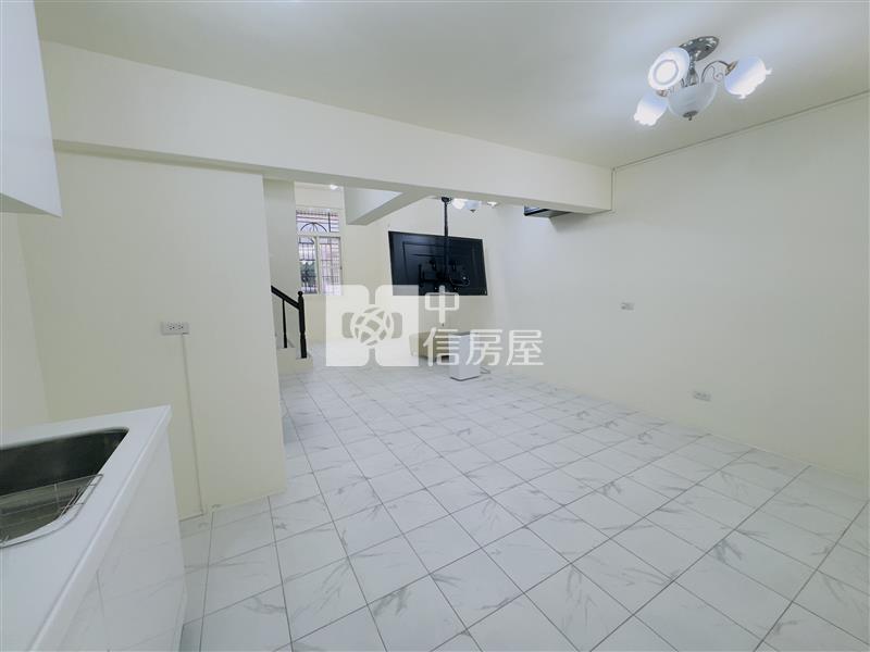 近湖口車站整新美透天房屋室內格局與周邊環境