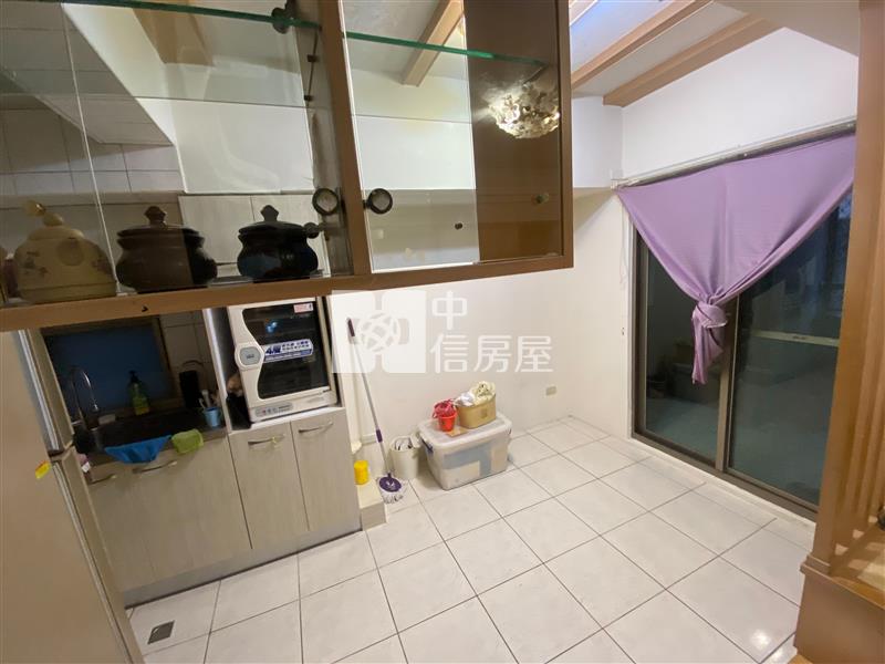 亞灣2改1房高樓層+B3平車房屋室內格局與周邊環境