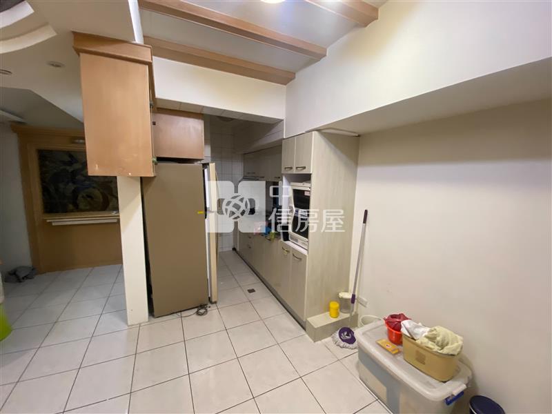 亞灣2改1房高樓層+B3平車房屋室內格局與周邊環境