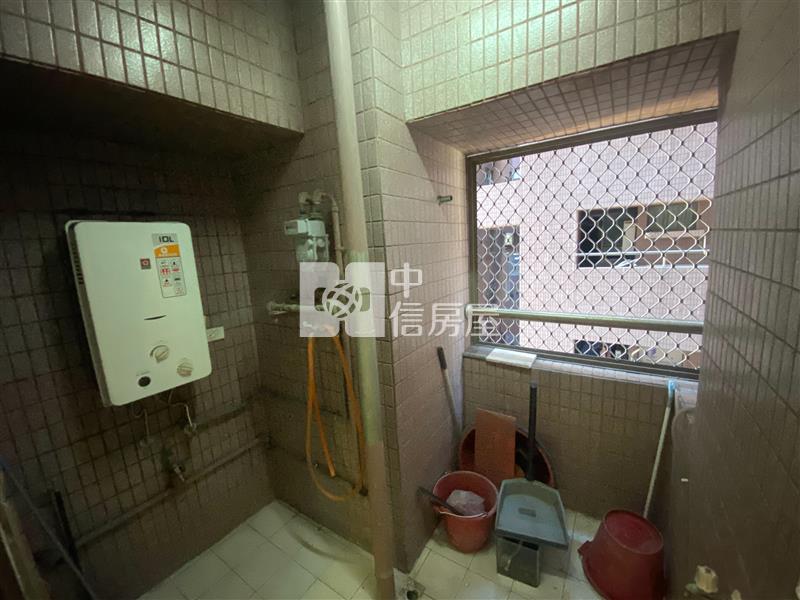 亞灣2改1房高樓層+B3平車房屋室內格局與周邊環境