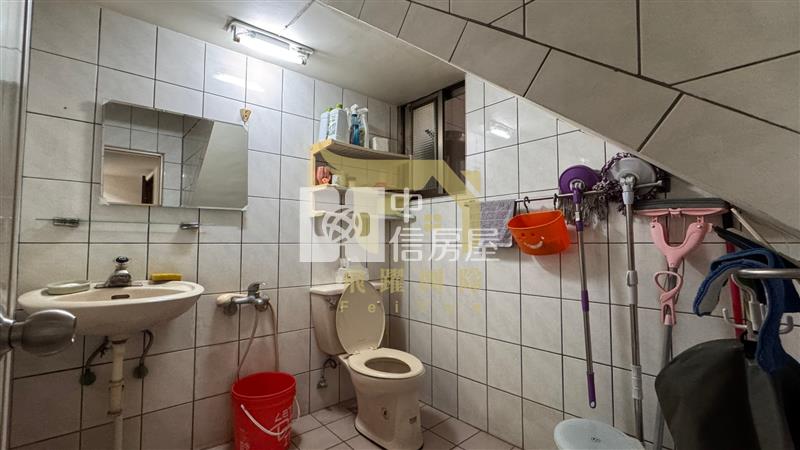 復旦國小旁 大面寬透天厝｜近學區｜近交流道｜天然瓦斯房屋室內格局與周邊環境