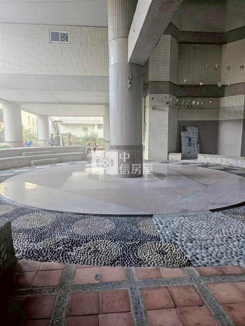 台南應大旁龍的天下2改3房車位房屋室內格局與周邊環境