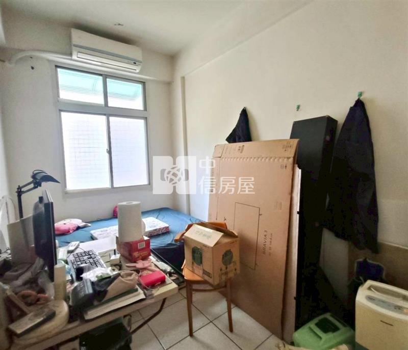 近青埔大園中西路二段前院停車湖景透天房屋室內格局與周邊環境