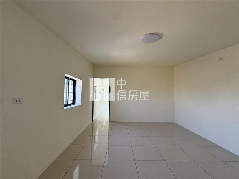 南區稀有三角窗景觀大露台車墅房屋室內格局與周邊環境