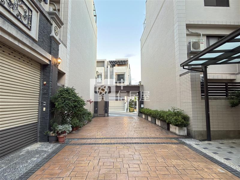臻觀大面寬美墅房屋室內格局與周邊環境