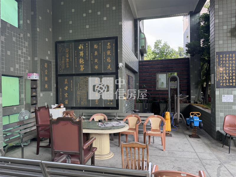 桃園明駝一村四房平車房屋室內格局與周邊環境