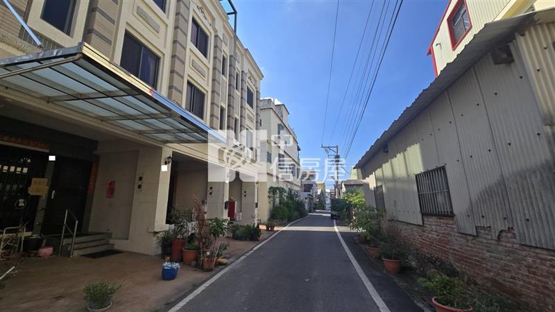 員林浮圳路車庫別墅房屋室內格局與周邊環境