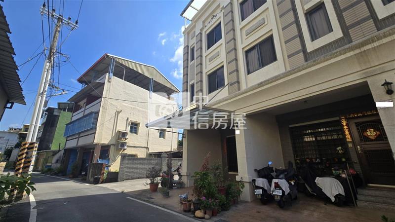 員林浮圳路車庫別墅房屋室內格局與周邊環境