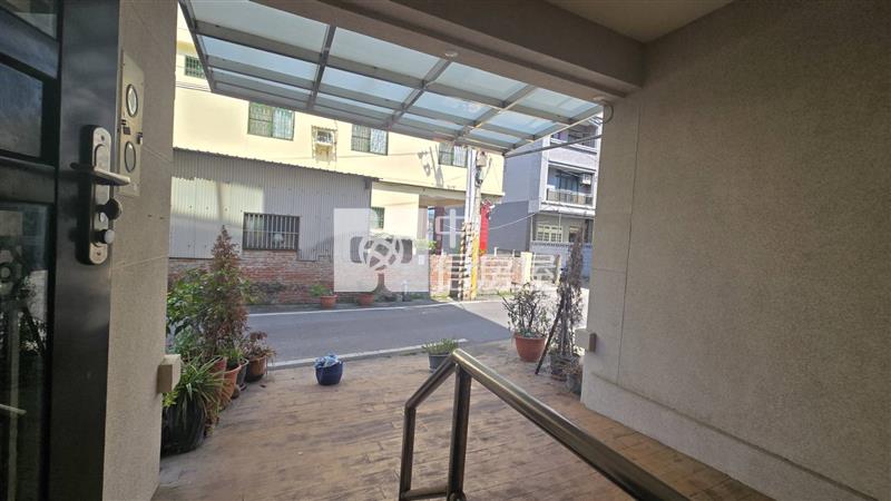 員林浮圳路車庫別墅房屋室內格局與周邊環境