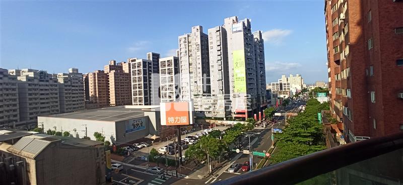 平鎮特力屋旁美三房房屋室內格局與周邊環境