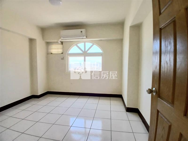 台北比佛利山莊美2房房屋室內格局與周邊環境