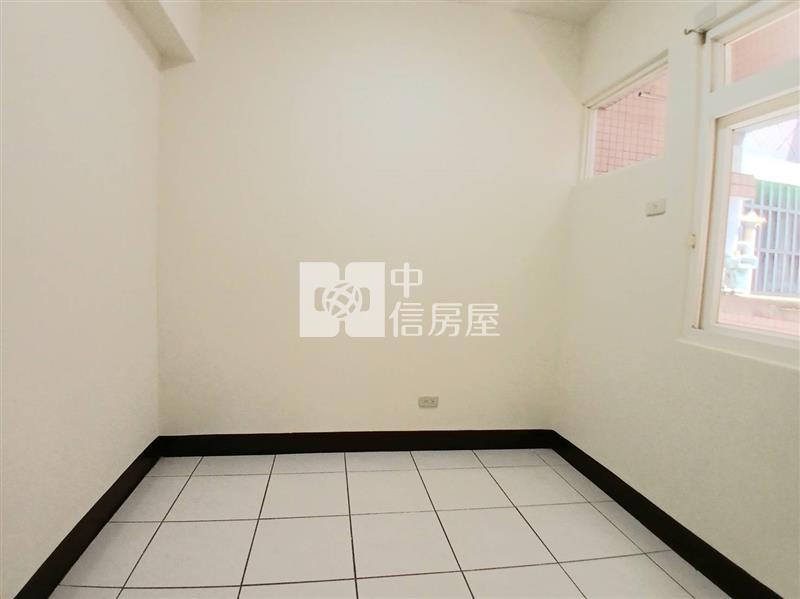 台北比佛利山莊美2房房屋室內格局與周邊環境