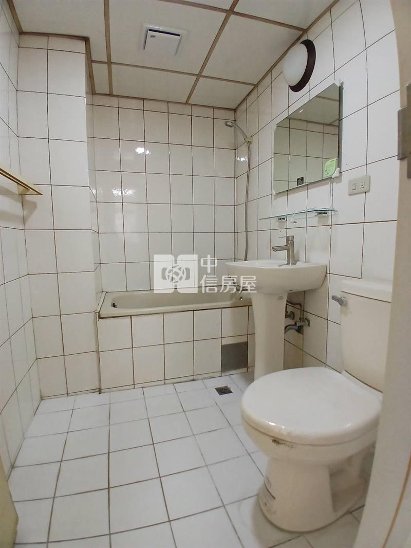 台北比佛利山莊美2房房屋室內格局與周邊環境