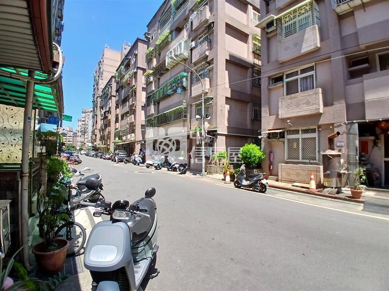 台北比佛利山莊美2房房屋室內格局與周邊環境