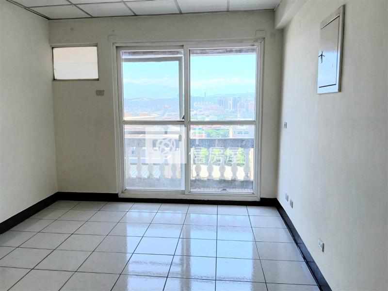 台北比佛利山莊美2房房屋室內格局與周邊環境