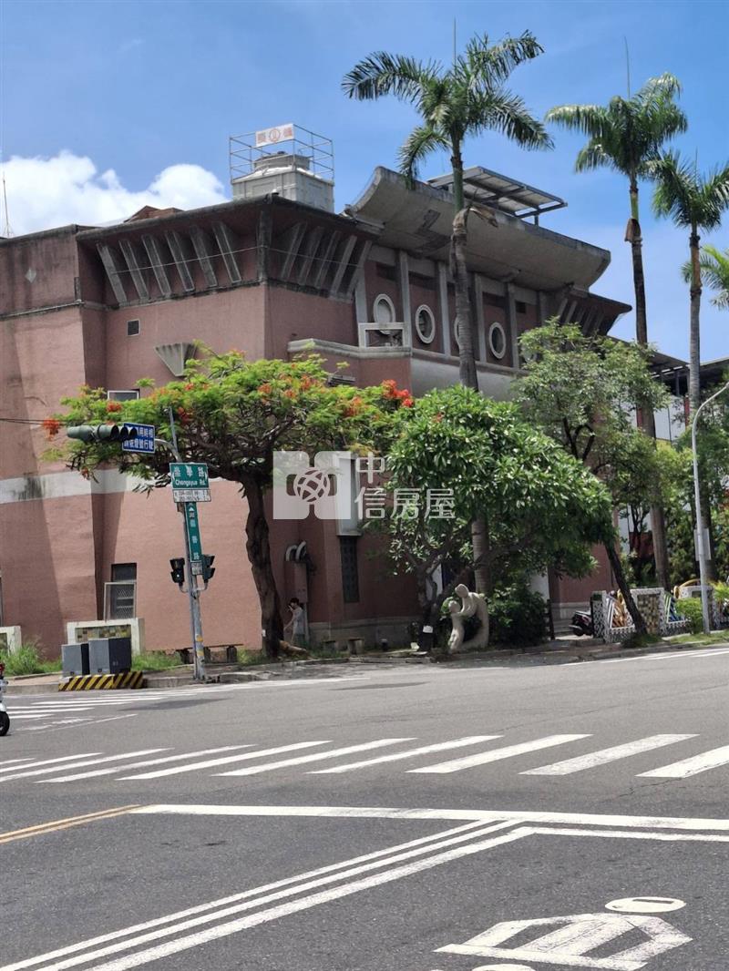 鄰近崇學路東門路大面寬建地房屋室內格局與周邊環境