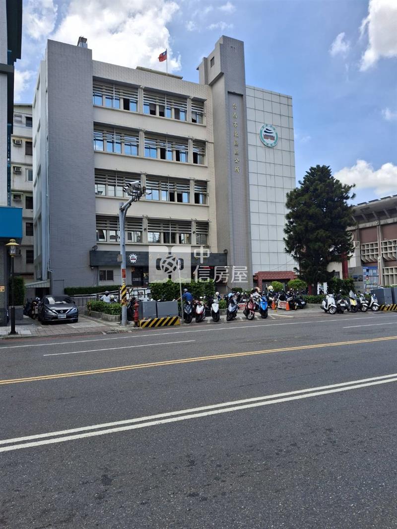 鄰近崇學路東門路大面寬建地房屋室內格局與周邊環境