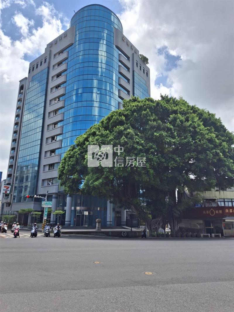鄰近崇學路東門路大面寬建地房屋室內格局與周邊環境