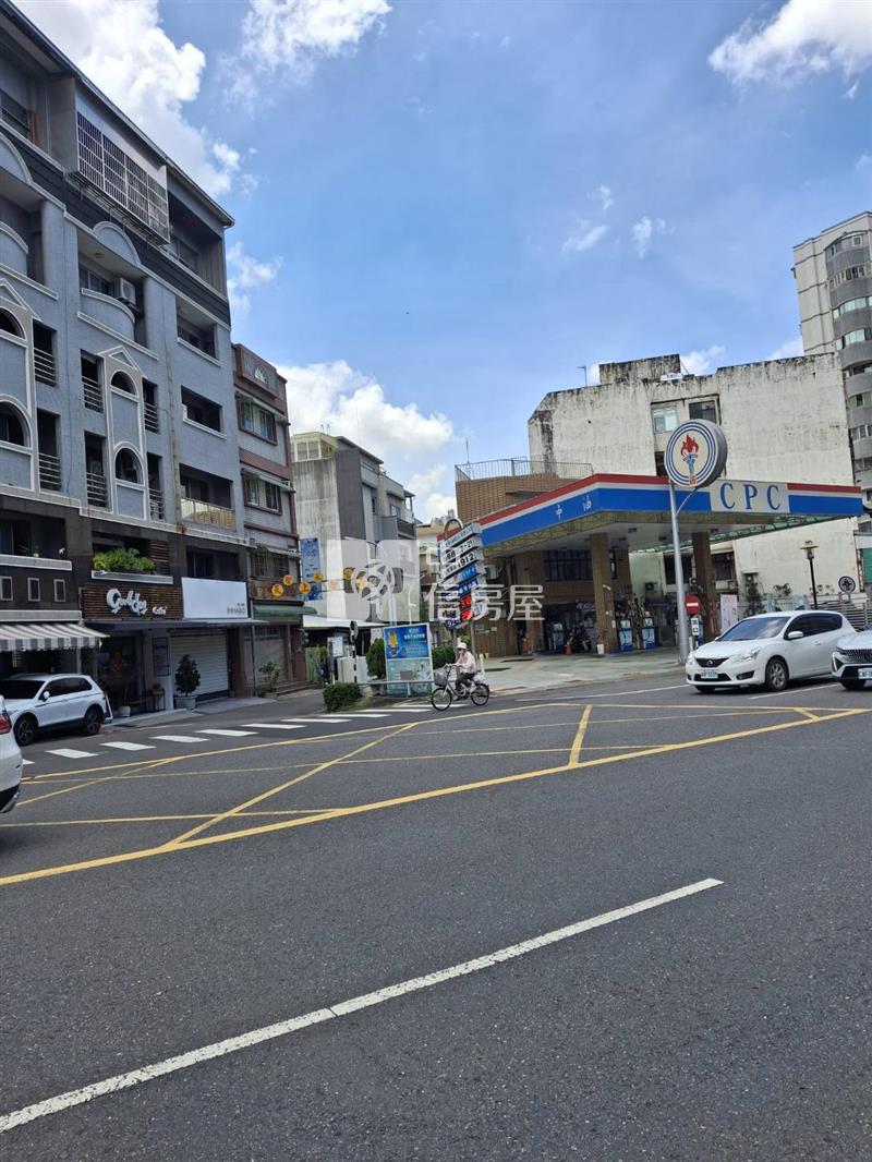 鄰近崇學路東門路大面寬建地房屋室內格局與周邊環境