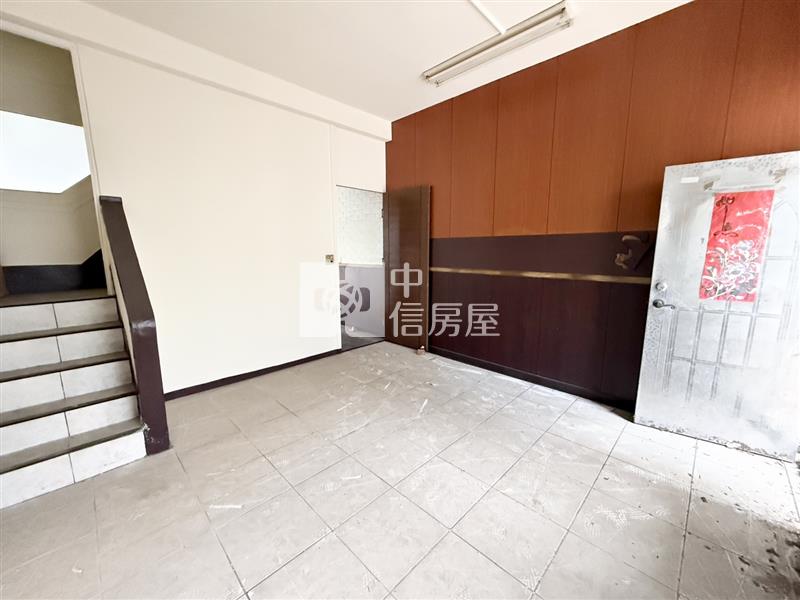 一中商圈黃金地段|邊間2樓透天|翻新危老首選房屋室內格局與周邊環境