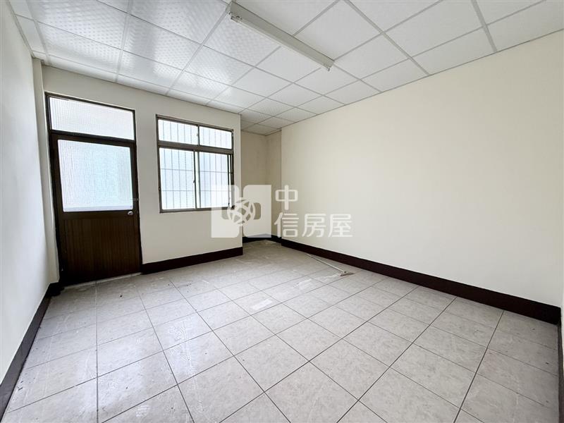 一中商圈黃金地段|邊間2樓透天|翻新危老首選房屋室內格局與周邊環境