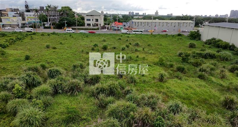 A20旁正20米新生路都計農房屋室內格局與周邊環境