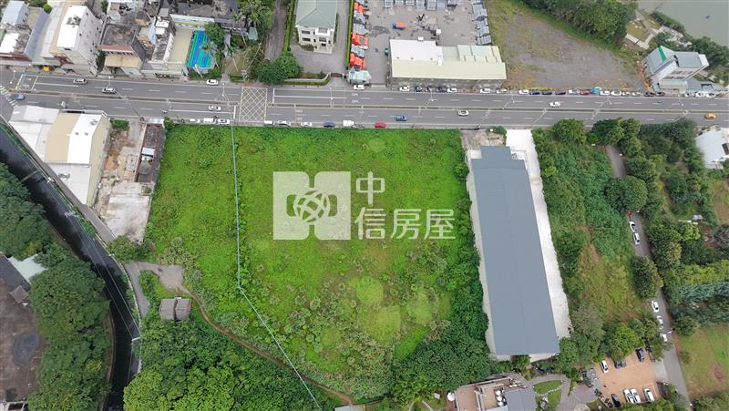 A20旁正20米新生路都計農房屋室內格局與周邊環境