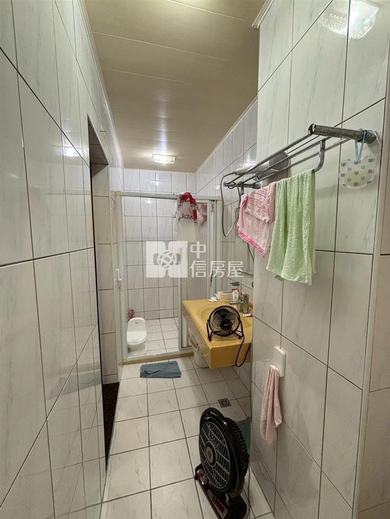 明道中學旁輕屋齡臨路美透店房屋室內格局與周邊環境