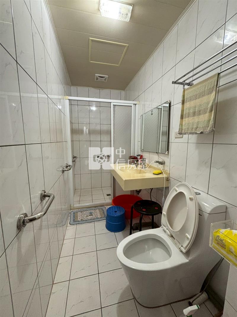 明道中學旁輕屋齡臨路美透店房屋室內格局與周邊環境