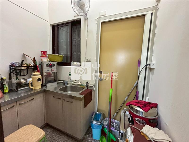 明道中學旁輕屋齡臨路美透店房屋室內格局與周邊環境