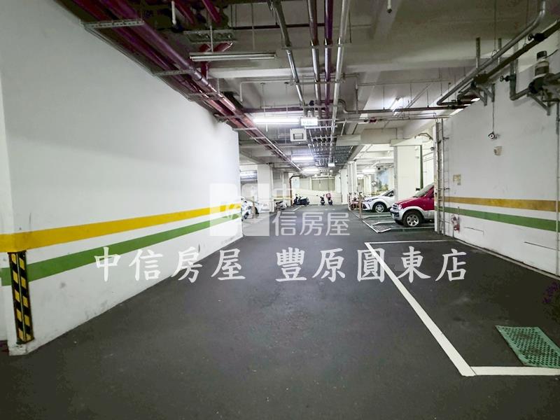 市中心星光房屋室內格局與周邊環境