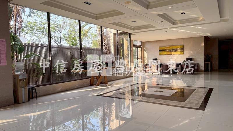 市中心星光房屋室內格局與周邊環境