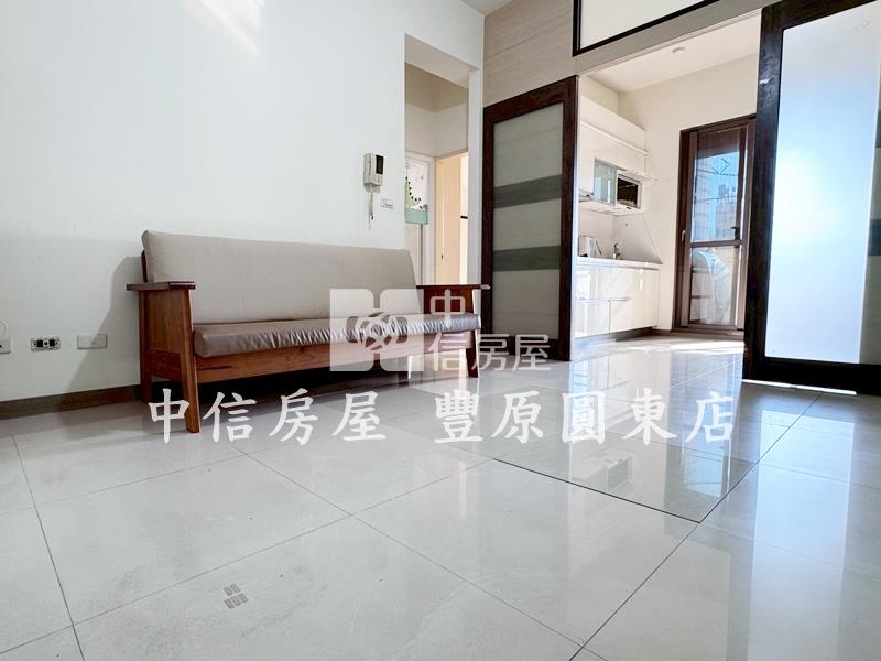 市中心星光房屋室內格局與周邊環境