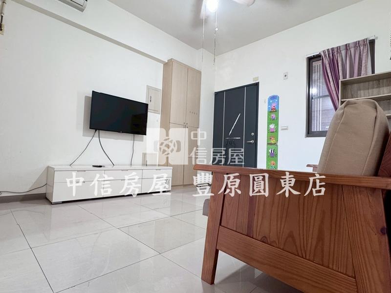 市中心星光房屋室內格局與周邊環境