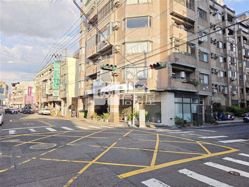 仁美學區大面寬金店(專任)房屋室內格局與周邊環境