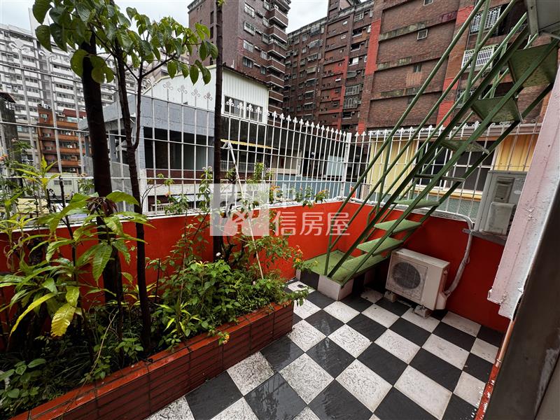 楠梓翻新美店住房屋室內格局與周邊環境
