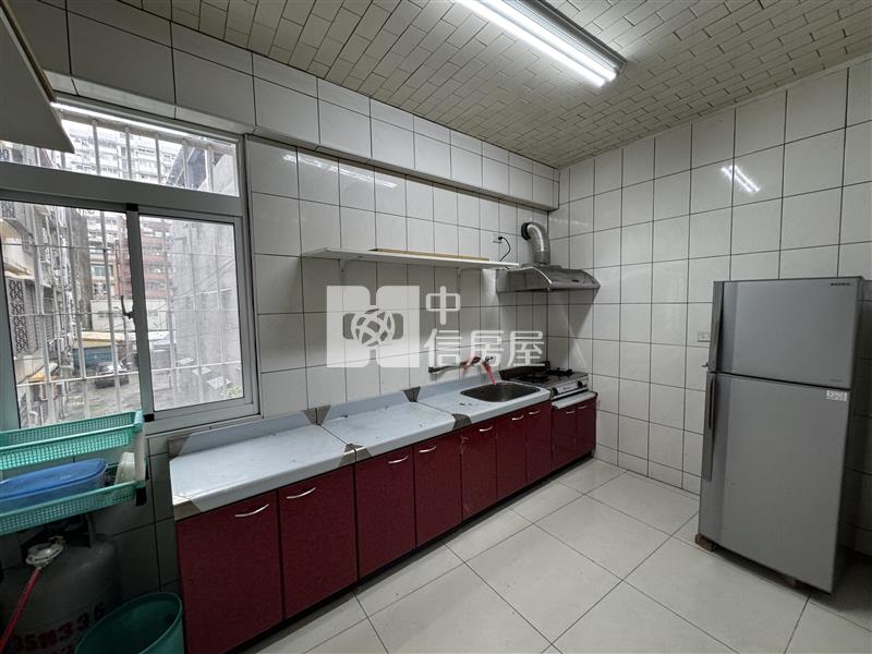 楠梓翻新美店住房屋室內格局與周邊環境