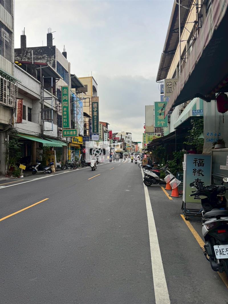 草屯市區大觀市場大店面房屋室內格局與周邊環境
