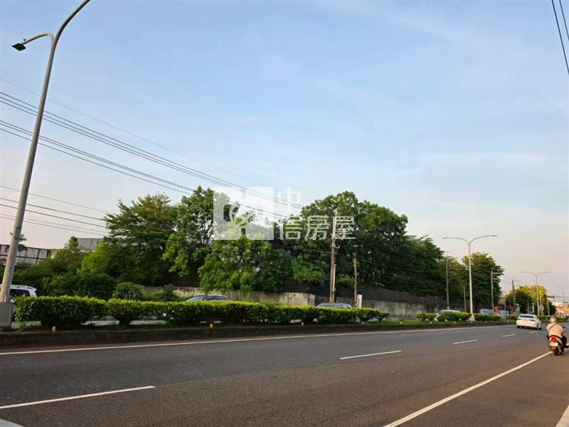 善化南科臨20路七套房角窗金店面房屋室內格局與周邊環境
