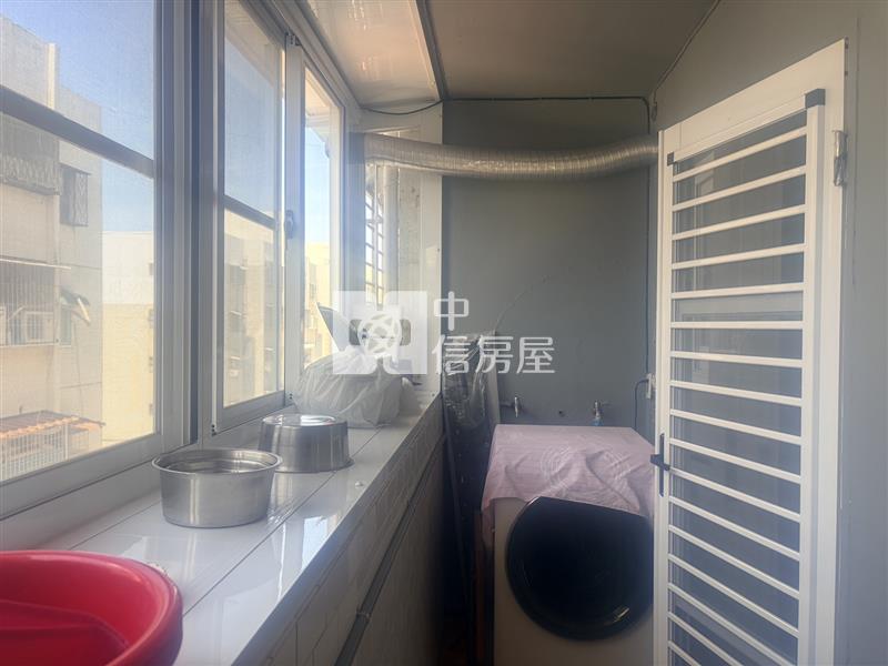 中華南路新裝潢三房寓房屋室內格局與周邊環境