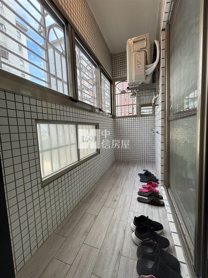 工學商圈全新整理三房休旅車位房屋室內格局與周邊環境