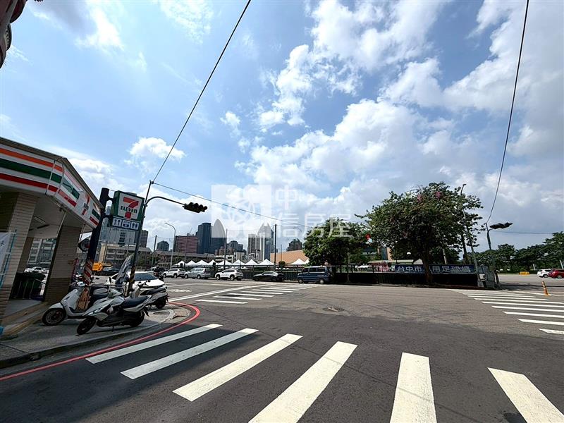 市政愛悅2房含車位房屋室內格局與周邊環境