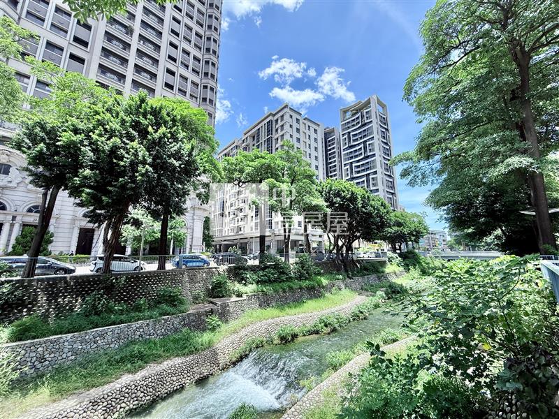西屯精華地段｜惠來永久水岸景觀～日式現代風美宅｜外牆拉皮房屋室內格局與周邊環境