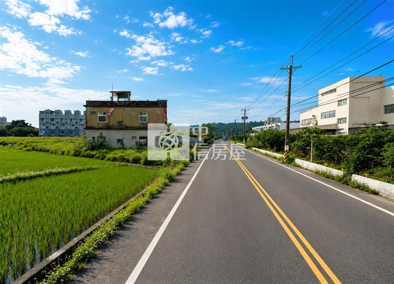 新豐鄉大面寬臨路美農地房屋室內格局與周邊環境