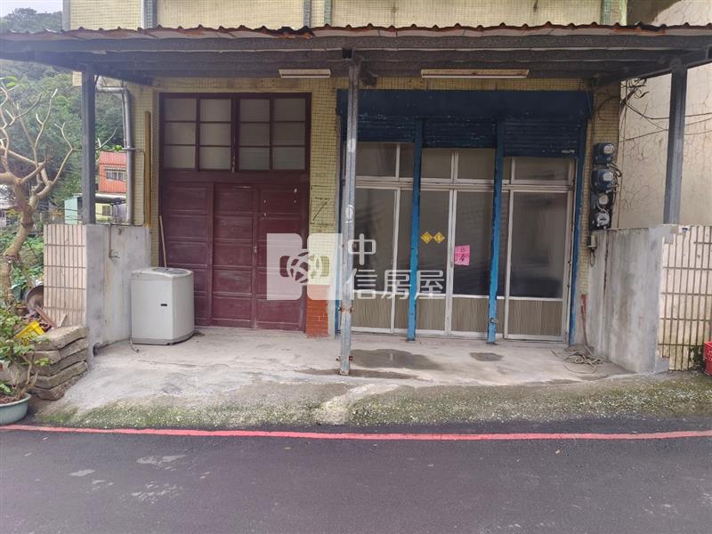 ▲通仁街路邊挑高一樓房屋室內格局與周邊環境
