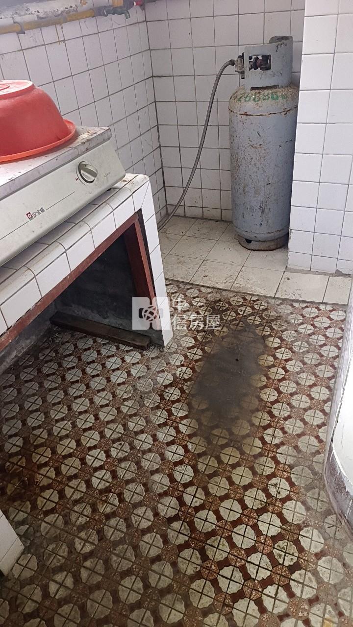 ▲通仁街路邊挑高一樓房屋室內格局與周邊環境