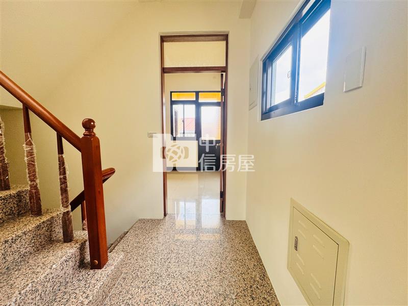 中興雙學區四套房全新墅房屋室內格局與周邊環境
