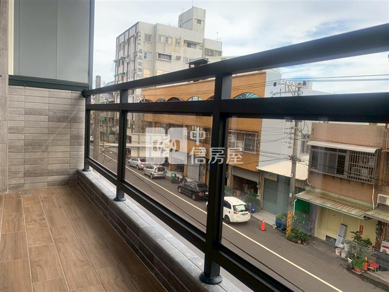 仁德大面寬邊間店商住房屋室內格局與周邊環境