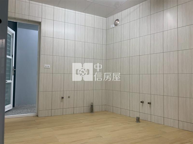 仁德大面寬邊間店商住房屋室內格局與周邊環境